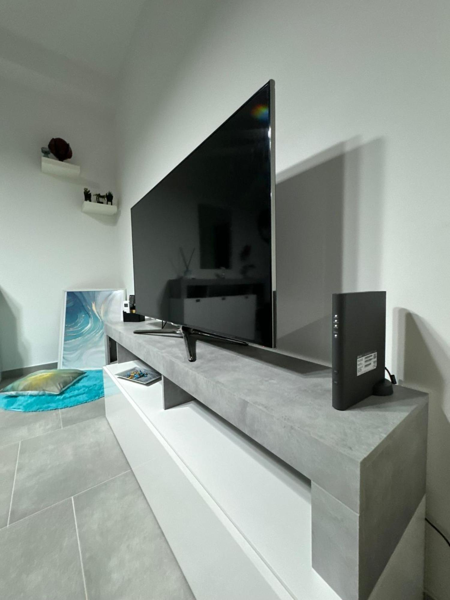 Goodbye Moon Apartment Brindisi Bagian luar foto